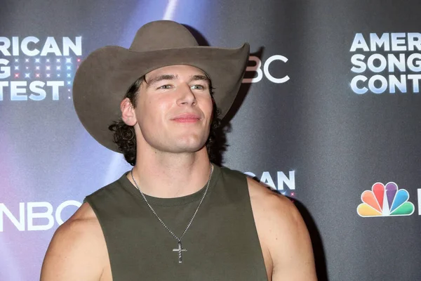 LOS ANGELES - 25 Nisan 2022, Universal City, CA 'de Jonah Prill Amerika Şarkı Yarışması Yarı Finalleri Kırmızı Halı 