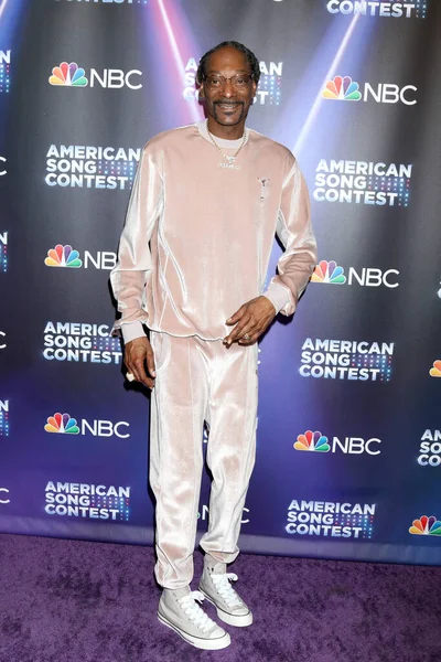 LOS ANGELES - 25 Nisan 2022 'de Universal Stüdyoları' nda Amerika Şarkı Yarışması yarı finallerinde Snoop Dogg 