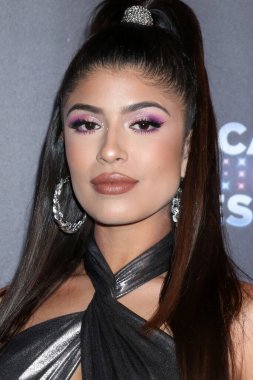 Sweet Taboo, Jennifer Torrejon 2 Mayıs 2022 'de Universal City, CA' de düzenlenen Amerikan Şarkı Yarışması Yarı Finalleri Kırmızı Halı - 2. hafta Universal Stüdyolarında