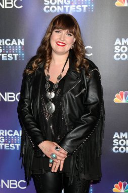 Chloe Fredericks, 2 Mayıs 2022 'de Universal City, CA' da, Universal Stüdyoları 'nda Amerika Şarkı Yarışması Yarı Finalleri Canlı Şov Kırmızı Halı 2.