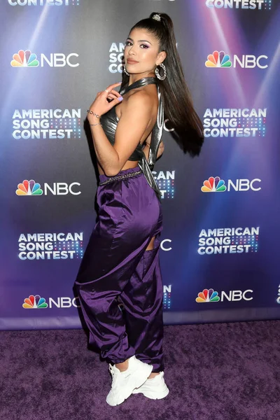 Sweet Taboo, Jennifer Torrejon 2 Mayıs 2022 'de Universal City, CA' de düzenlenen Amerikan Şarkı Yarışması Yarı Finalleri Kırmızı Halı - 2. hafta Universal Stüdyolarında