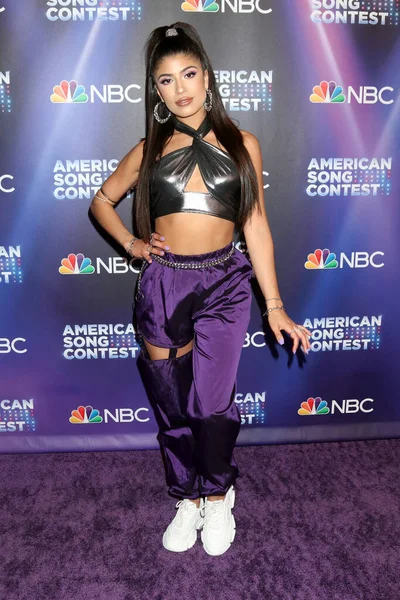 Sweet Taboo, Jennifer Torrejon 2 Mayıs 2022 'de Universal City, CA' de düzenlenen Amerikan Şarkı Yarışması Yarı Finalleri Kırmızı Halı - 2. hafta Universal Stüdyolarında