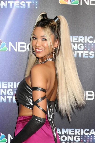 Sweet Taboo, Sami Ramos, 2 Mayıs 2022 'de Universal City, CA' de düzenlenen Amerikan Şarkı Yarışması Yarı Finalleri Kırmızı Halı - 2. hafta Universal Stüdyolarında