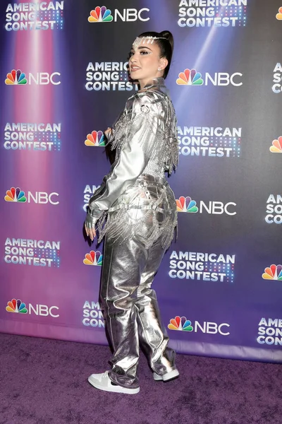 LOS ANGELES - 2 Mayıs 2022, Universal City, CA 'de Amerika Şarkı Yarışması Yarı Finalleri canlı yayın Kırmızı Halı - 2. hafta Universal Stüdyoları