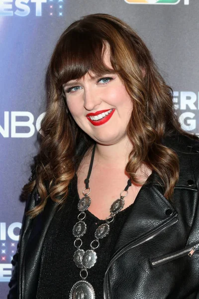 Chloe Fredericks, 2 Mayıs 2022 'de Universal City, CA' da, Universal Stüdyoları 'nda Amerika Şarkı Yarışması Yarı Finalleri Canlı Şov Kırmızı Halı 2.