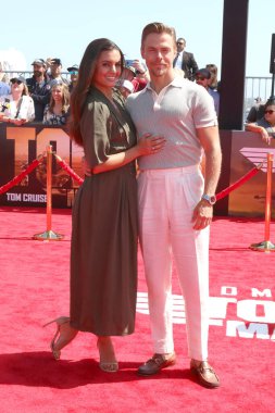 Hayley Erbert, Derek Hough, 