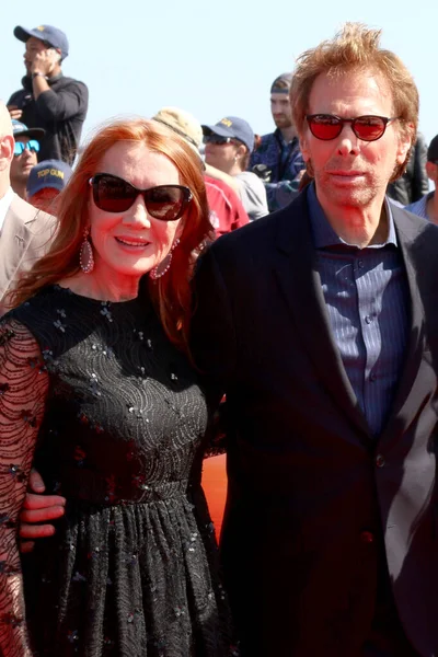 Los Angeles Maio Linda Bruckheimer Jerry Bruckheimer Top Gun Maverick — Fotografia de Stock