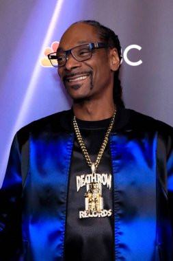 LOS ANGELES - 9 Mayıs 2022 'de Universal Stüdyoları' nda Amerika Şarkı Yarışması Büyük Finali 'nde Snoop Dogg