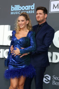 LOS ANGELES - 15 Mayıs 2022 'de MGM Garden Arena' daki 2022 Billboard Müzik Ödülleri 'nde Luisana Lopilato, Michael Buble