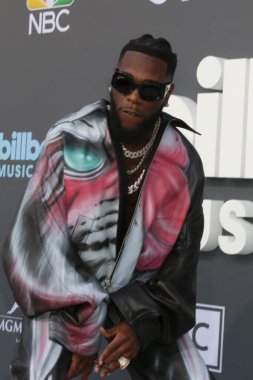 LOS ANGELES - 15 Mayıs 2022 Billboard Müzik Ödülleri 'nde Burna Boy 15 Mayıs 2022' de Las Vegas, NV