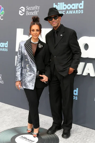 LOS ANGELES - 15 Mayıs 2022 MGM Garden Arena 'daki 2022 Billboard Müzik Ödülleri' nde eşi Lisa Jam, Las Vegas, NV