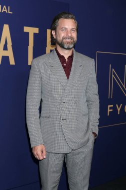 LOS ANGELES - 22 Mayıs 2022 NBCU FYC House Organizasyonları 'nda Joshua Jackson - Dr. Ölüm 22 Mayıs 2022' de Los Angeles, CA