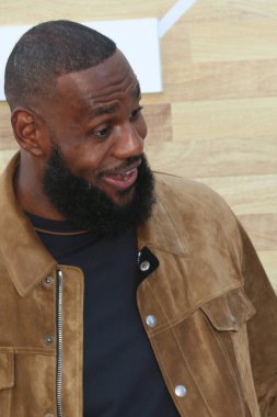 LOS ANGELES - 1 Haziran 2022 'de Westwood, CA' daki Hustle Theater 'da LeBron James