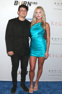 Steven Cravotta, REGARD Dergisi 'nin 2 Haziran 2022' de Sofitel Los Angeles 'taki Yaz Sayısı Sürüm Partisi' nde Scout Hammond.