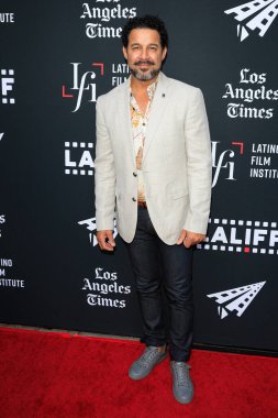 Jon Huertas, 1 Haziran 2022 'de Los Angeles' taki TCL Çin Tiyatrosu 'nda Mija' nın açılış gecesi gösteriminde.
