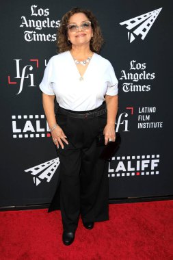 LOS ANGELES - 1 Haziran 2022 'de Los Angeles, CA' da TCL Çin Tiyatrosu 'nda Mija' nın açılış gecesi gösteriminde Ruth Munoz