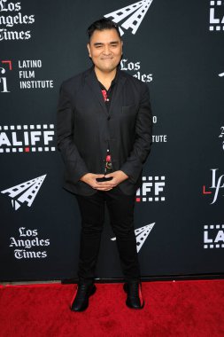 LOS ANGELES - 1 Haziran 2022 'de Los Angeles, CA' da TCL Çin Tiyatrosu 'nda Mija' nın açılış gecesi gösteriminde Jose Antonio Vargas