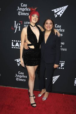 Jacks Haupt, Isabel Castro, 1 Haziran 2022 'de Los Angeles, CA' da bulunan TCL Çin Tiyatrosu 'nda Mija' nın açılış gecesi gösteriminde.