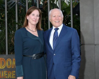 Kathleen Kennedy, Frank Marshall, 6 Haziran 2022 'de Los Angeles' taki TCL Çin Tiyatrosu IMAX 'ta Jurassic World Dominion World Premiere' de.
