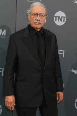 LOS ANGELES - 9 Haziran 2022 'de Dolby Tiyatrosu' nda Julie Andrews 'u kutlayan 48. AFI Yaşam Boyu Başarı Ödülü' nde Edward James Olmos.