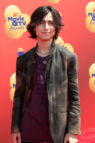 Los Angeles Jun Aidan Gallagher Bei Den Mtv Movie Awards — Stockfoto