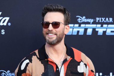 LOS ANGELES - 8 Haziran 2022 'de Los Angeles Işıkyılı Premiere' de Chris Evans El Capitan Tiyatrosu 'nda