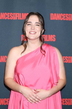 LOS ANGELES - 12 Haziran 2022 'de, Lizzie Kehoe Çin Tiyatrosu' ndaki Büyük Pazar Gecesi Kırmızı Halı Dansı 'nda.