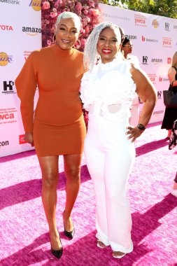 LOS ANGELES - 14 Haziran 2022 YWCA Büyük Los Angeles Kadın Ödülleri 'nde Tiffany Haddish, Thyonne Gordon 14 Haziran 2022' de Los Angeles, CA 'da You Tube Theater' da