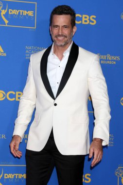 LOS ANGELES - 18 Mayıs 2022 'de Pasadena' daki 49. Gündüz Emmy 'de Michael Lowry - Yaratıcı Sanatlar ve Yaşam Tarzı Seremonisi