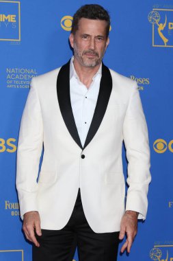 LOS ANGELES - 18 Mayıs 2022 'de Pasadena' daki 49. Gündüz Emmy 'de Michael Lowry - Yaratıcı Sanatlar ve Yaşam Tarzı Seremonisi