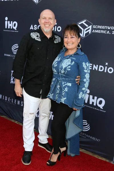 LOS ANGELES - 20 Haziran 2022 'de Westwood, CA' da The Killer Los Angeles Premiere 'de Jason Cusick, Marie Cusick
