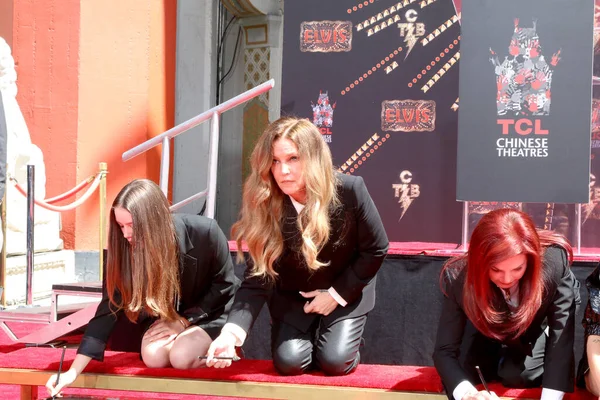 Los Angeles Jun Lisa Marie Presley Handprint Ceremony Honoring Priscilla — Stock Photo, Image