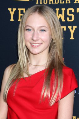 LOS ANGELES - 23 Haziran: Isabella Ruby Yellowstone City 'de Cinayet' te 23 Haziran 2022 'de Harmony Gold' da prömiyerde.