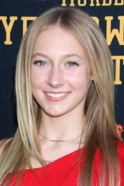 LOS ANGELES - 23 Haziran: Isabella Ruby Yellowstone City 'de Cinayet' te 23 Haziran 2022 'de Harmony Gold' da prömiyerde.