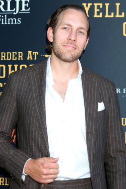 LOS ANGELES - 23 Haziran 2022 'de Danny Bohnen Yellowstone City Premiere' de Harmony Gold 'da öldürüldü.