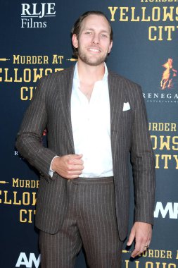 LOS ANGELES - 23 Haziran 2022 'de Danny Bohnen Yellowstone City Premiere' de Harmony Gold 'da öldürüldü.