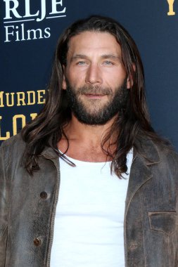 Zach McGowan, 23 Haziran 2022 'de Los Angeles' taki Harmony Gold 'da Yellowstone City' de Cinayet 'te prömiyer aldı.