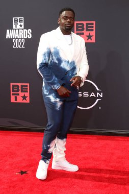 LOS ANGELES - 26 Haziran 2022 'de Microsoft Theater' da verilen 2022 BET Ödüllerinde Daniel Kaluuya