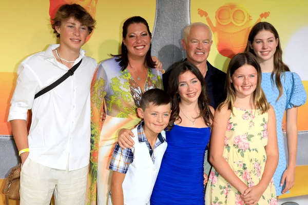 Los Angeles Jun Neal Mcdonough Wife Ruve Children Minions Rise — Stock Photo, Image