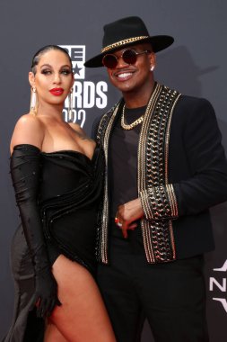 LOS ANGELES - 26 Haziran: Crystal Renay, Ne-Yo Microsoft Theater 2022 BET Ödülleri 'nde, 26 Haziran 2022, Los Angeles, CA