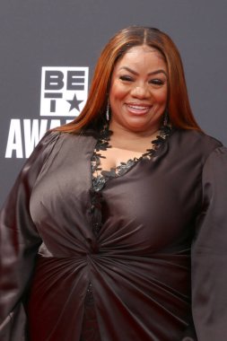 LOS ANGELES - 26 Haziran: 2022 BET Ödülleri 'nde Bayan Pat Microsoft Theater, Los Angeles, CA