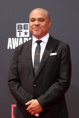 LOS ANGELES - 26 Haziran 2022 'de Los Angeles' ta Microsoft Theater 2022 BET Ödülleri 'nde Irv Gotti