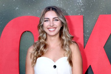 LOS ANGELES - 21 Haziran 2022 'de Los Angeles, CA' da The Black Phone 'un galasında Emelia Hartford