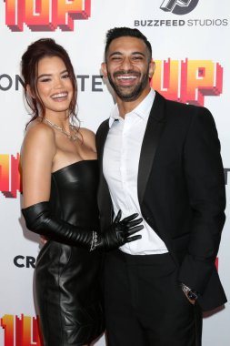 LOS ANGELES - 12 Temmuz 2022 'de Los Angeles, CA' daki 1UP Los Angeles galasında Paris Berelc, Rhys Athayde