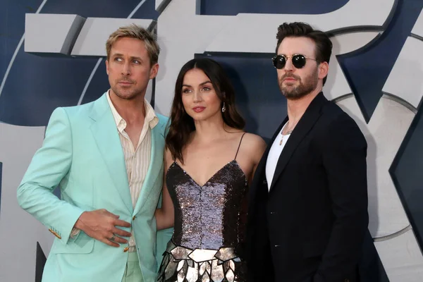 Los Angeles Jul Ryan Gosling Ana Armas Chris Evans Gray — Stockfoto