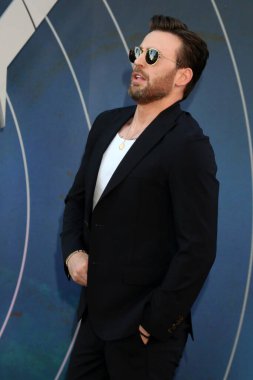 LOS ANGELES - 13 Temmuz: Chris Evans TCL Çin Tiyatrosu 'nun Gri Adam Prömiyeri' nde 13 Temmuz 2022 'de Los Angeles, CA