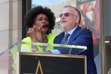 LOS ANGELES - 15 Temmuz 2022 'de Jenifer Lewis, Marc Shaiman, Hollywood Şöhret Yolu' ndaki Jenifer Lewis Töreni 'nde