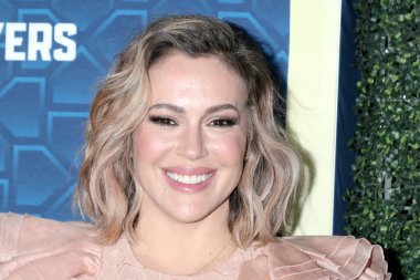 LOS ANGELES - 18 Temmuz 2022 'de Los Angeles, CA' da MLBPA x Fanatik Oyuncular Partisi 'nde Alyssa Milano