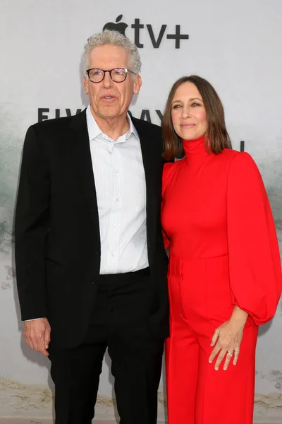 Los Angeles Aug Carlton Cuse Vera Farmiga Five Days Memorial — ストック写真