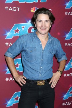 LOS ANGELES - AUG 9:  Drake Milligan at the America's Got Talent Season 17 - Live Show Red Carpet  at the Pasadena Sheraton Hotel on August 9, 2022 in Pasadena, CA